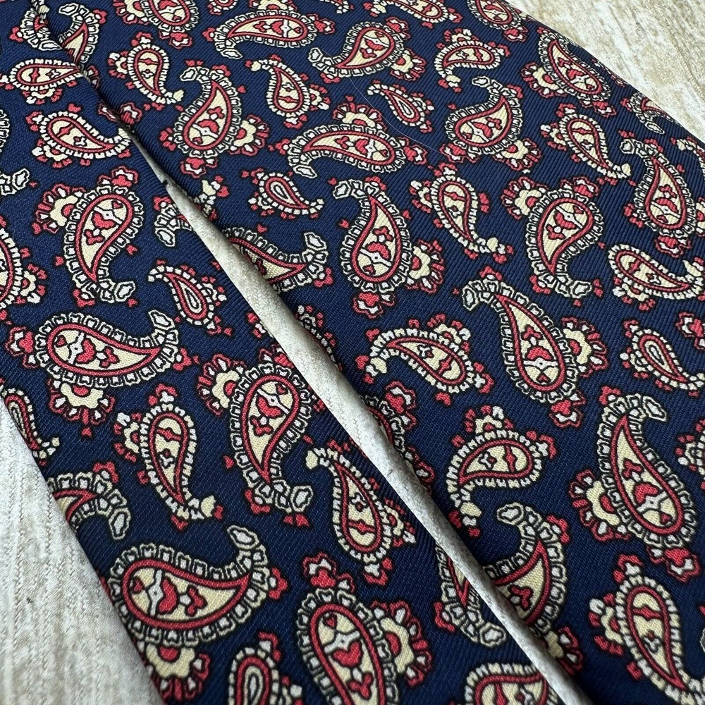 Vintage JG Hook Tie Mens‎ Red Blue 100% Silk Paisley Necktie